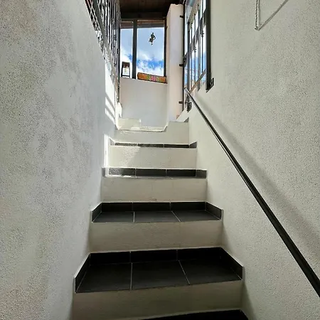 Casa Via Vezzargo バダルッコ